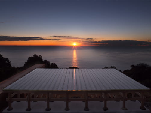 Discover the Harmony of Art & Nature at Enoura Observatory