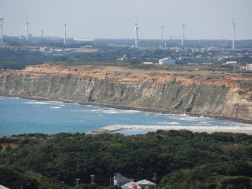 Witness the Wondrous Striped Cliffs of Chiba’s Byobugaura